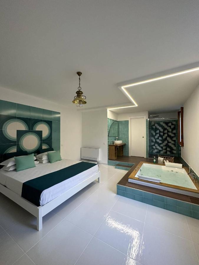 Il Melograno In Costa D'Amalfi - Romantic Experience Vietri sul Mare Room photo