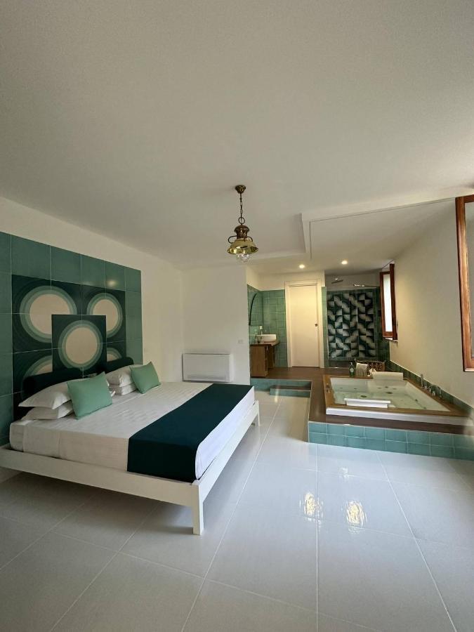 Il Melograno In Costa D'Amalfi - Romantic Experience Vietri sul Mare Room photo
